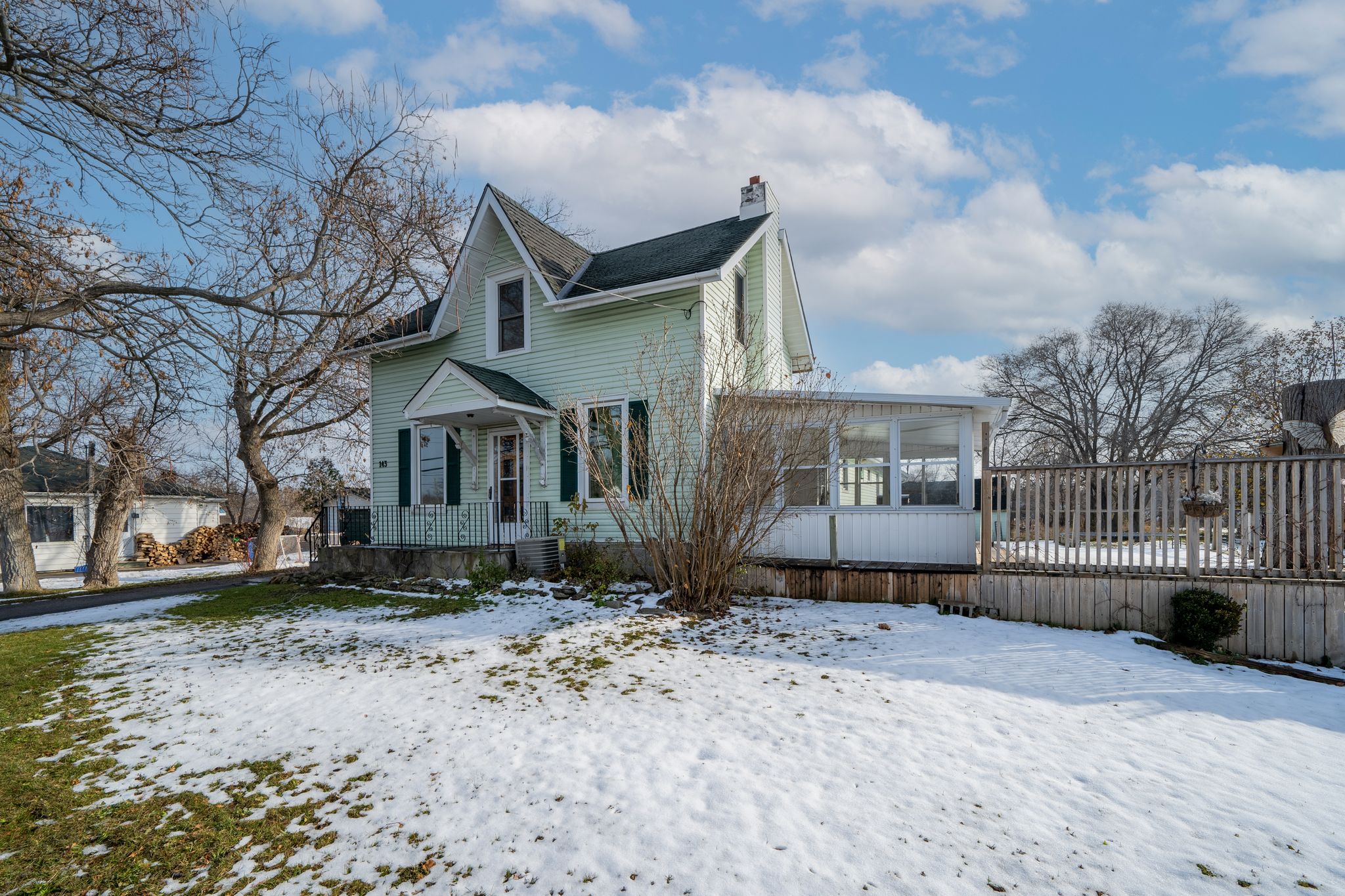 143 Lindsay St, Fenelon Falls