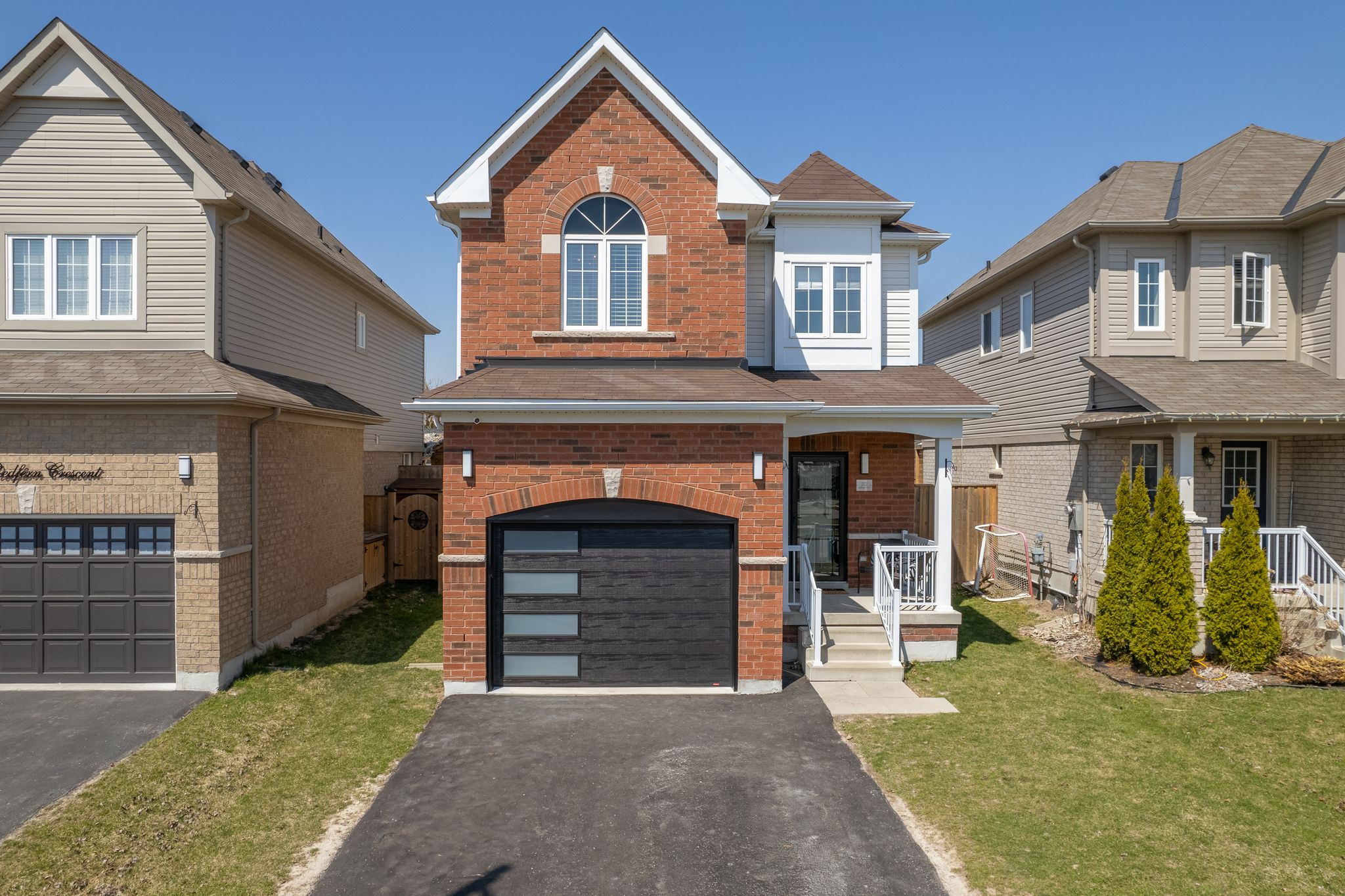 112 Redfern Cres, Bowmanville
