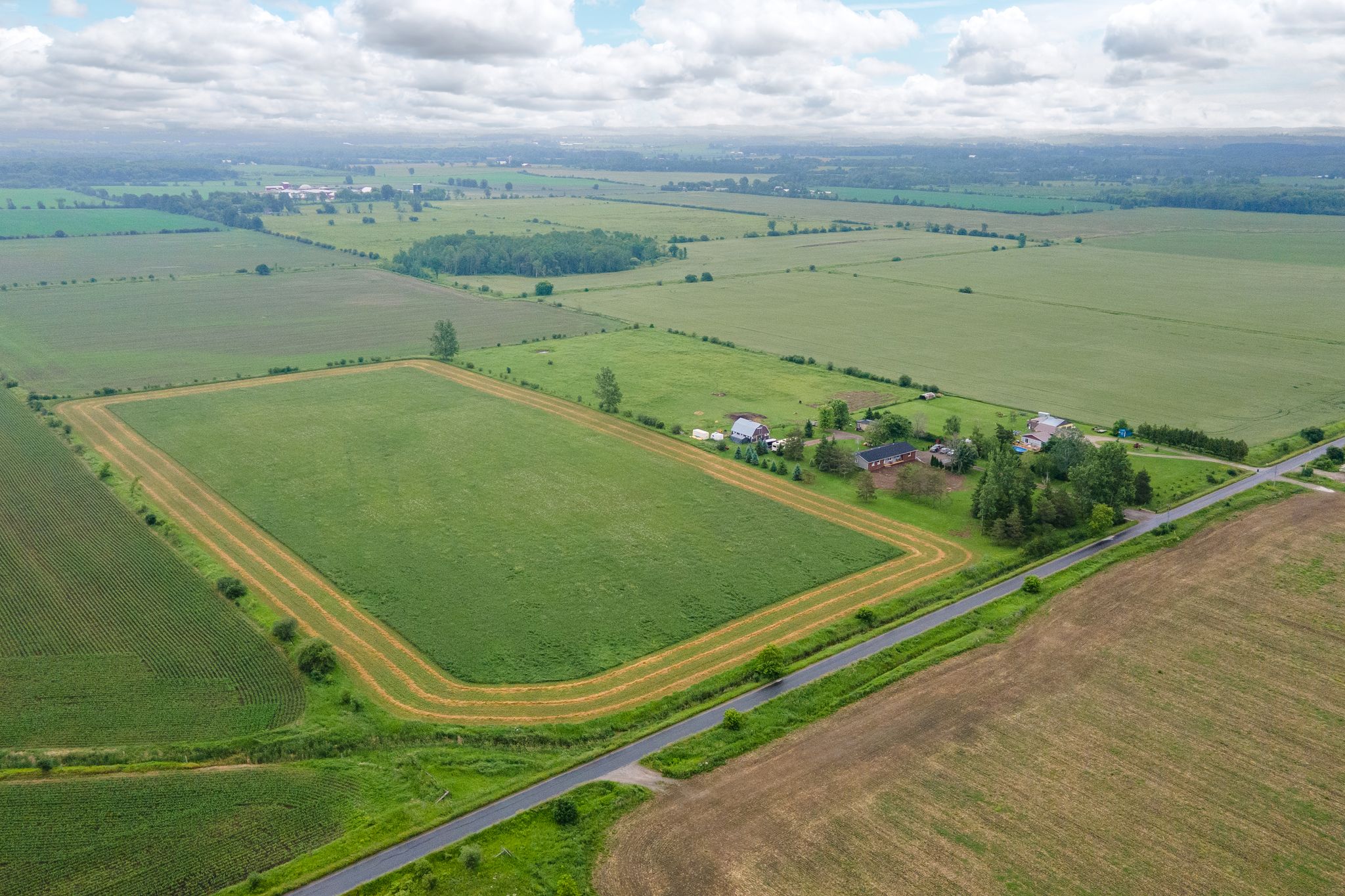 914 Post Rd, Reaboro